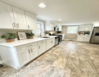 14 Elm Ave, Holbrook, Massachusetts, 4 Bedrooms Bedrooms, 7 Rooms Rooms,2.5 BathroomsBathrooms,Residential,For Sale,Elm Ave,73525713