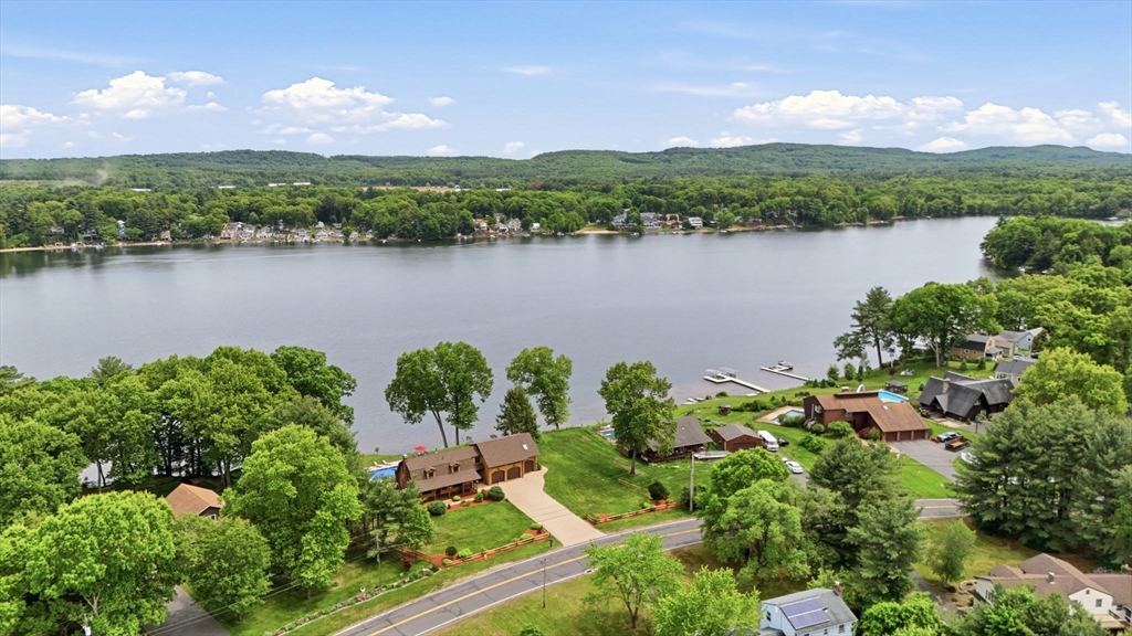 94 Berkshire Ave, Southwick, Massachusetts, 4 Bedrooms Bedrooms, 11 Rooms Rooms,3.5 BathroomsBathrooms,Residential,For Sale,Berkshire Ave,73525941