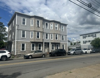 754 Lakeview Avenue, Lowell, Massachusetts, 3 Bedrooms Bedrooms, 5 Rooms Rooms,1 BathroomBathrooms,Residential Lease,For Rent,Lakeview Avenue,73525944