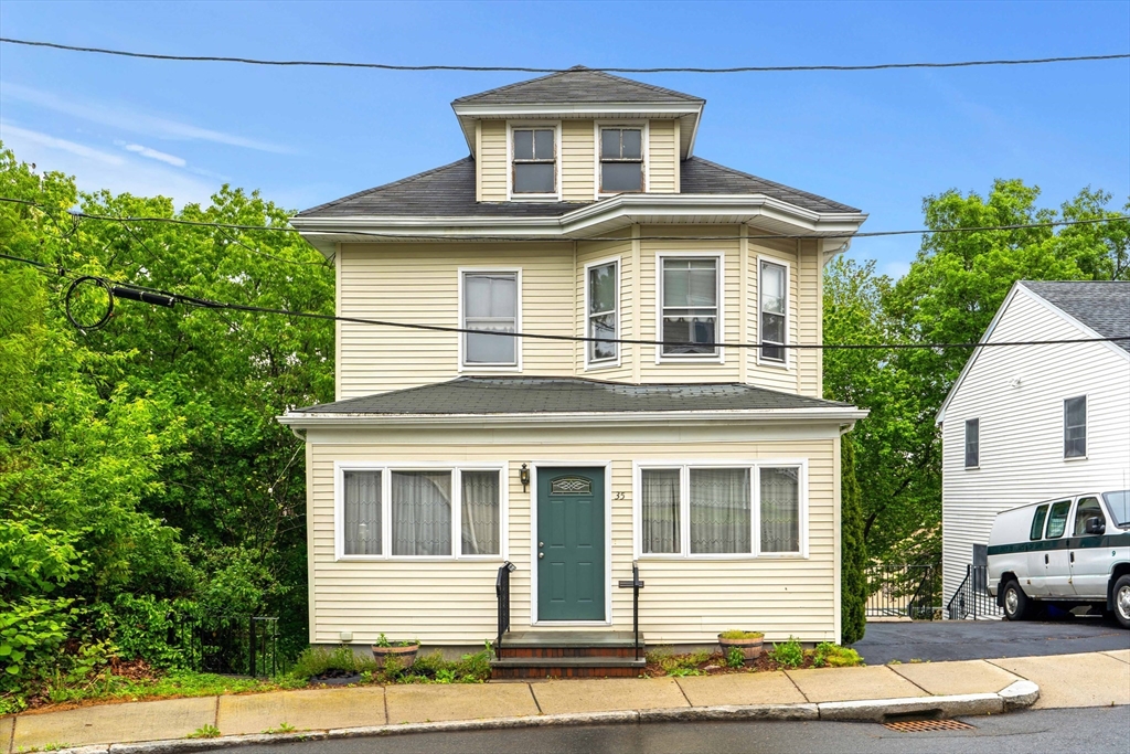 35 Mount Washington Ave, Malden, Massachusetts, 3 Bedrooms Bedrooms, 6 Rooms Rooms,1 BathroomBathrooms,Residential,For Sale,Mount Washington Ave,73525723