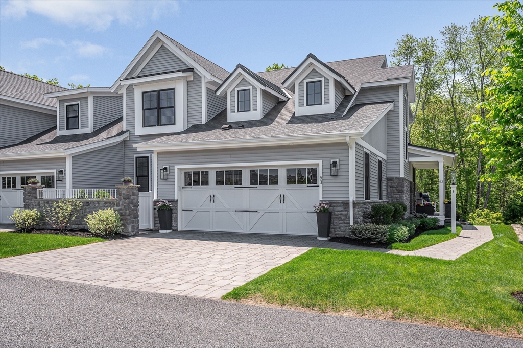63 Rowell Lane, Middleton, Massachusetts, 2 Bedrooms Bedrooms, 8 Rooms Rooms,3.5 BathroomsBathrooms,Residential,For Sale,Rowell Lane,73525421