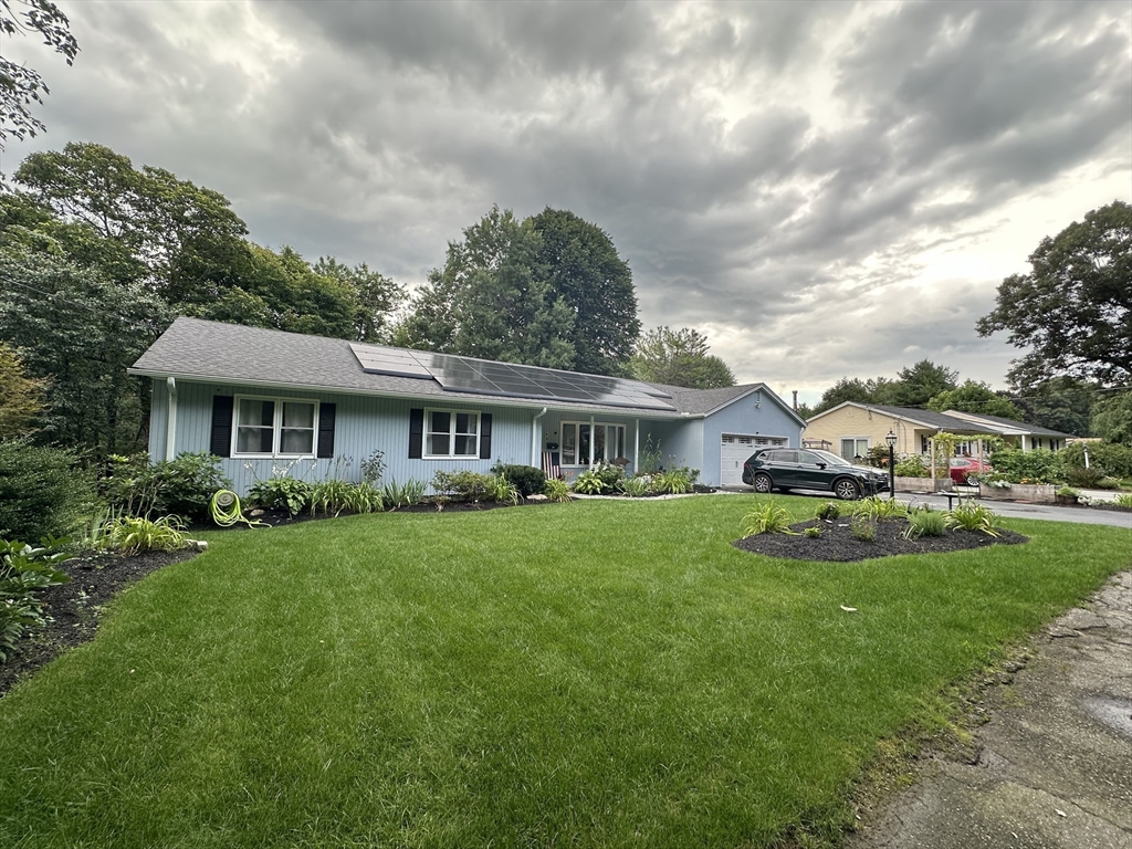 65 Lynnwood Ln, Worcester, Massachusetts, 3 Bedrooms Bedrooms, 6 Rooms Rooms,2.5 BathroomsBathrooms,Residential Lease,For Rent,Lynnwood Ln,73525776