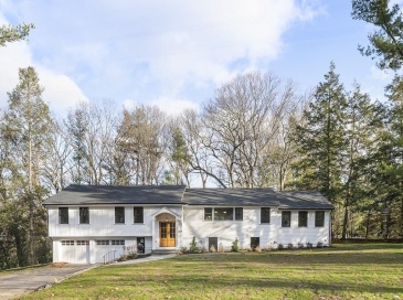 44 Sherburn Cir, Weston, Massachusetts, 4 Bedrooms Bedrooms, 9 Rooms Rooms,4 BathroomsBathrooms,Residential Lease,For Rent,Sherburn Cir,73525772