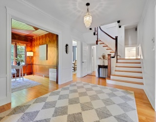 84 Lakeview Avenue, Haverhill, Massachusetts, 4 Bedrooms Bedrooms, 11 Rooms Rooms,3.5 BathroomsBathrooms,Residential,For Sale,Lakeview Avenue,73525220