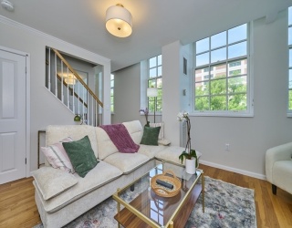 106 13th Street, Boston, Massachusetts, 2 Bedrooms Bedrooms, 4 Rooms Rooms,1 BathroomBathrooms,Residential,For Sale,13th Street,73525720