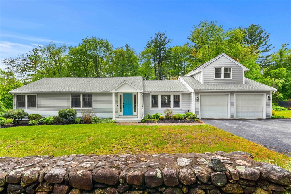 139 Hidden Rd, Andover, Massachusetts, 3 Bedrooms Bedrooms, 8 Rooms Rooms,3 BathroomsBathrooms,Residential,For Sale,Hidden Rd,73524418