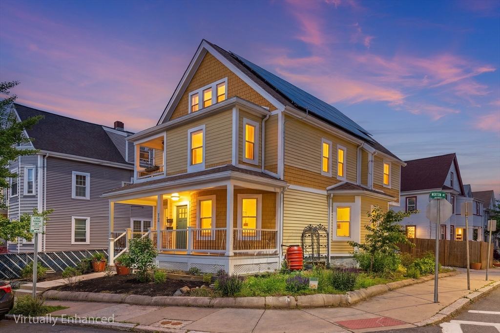 72 Winchester St, Medford, Massachusetts, 5 Bedrooms Bedrooms, 9 Rooms Rooms,2 BathroomsBathrooms,Residential Income,For Sale,Winchester St,73525806