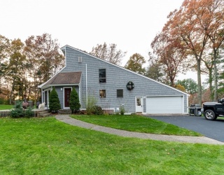 6 Leonard St, Lakeville, Massachusetts, 3 Bedrooms Bedrooms, 7 Rooms Rooms,2 BathroomsBathrooms,Residential,For Sale,Leonard St,73525823