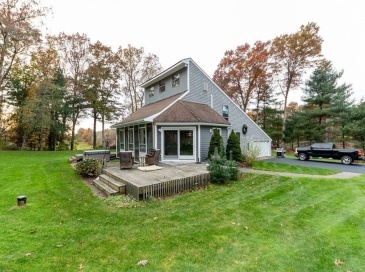 6 Leonard St, Lakeville, Massachusetts, 3 Bedrooms Bedrooms, 7 Rooms Rooms,2 BathroomsBathrooms,Residential,For Sale,Leonard St,73525823