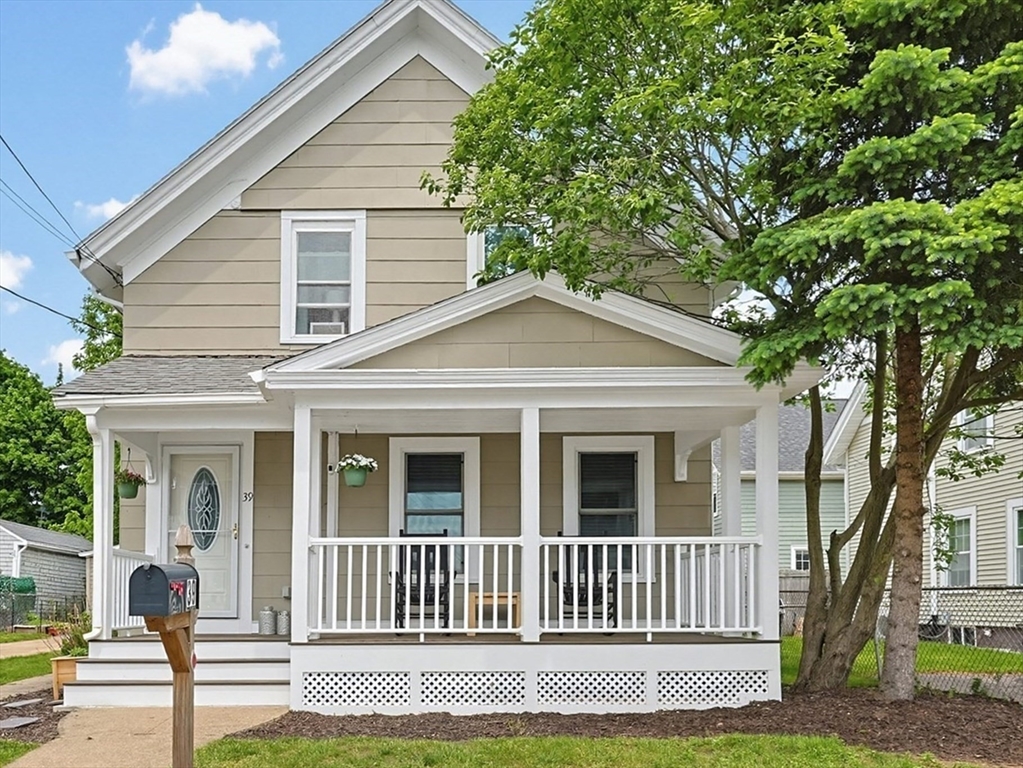 39 Division St, North Attleboro, Massachusetts, 3 Bedrooms Bedrooms, 5 Rooms Rooms,1.5 BathroomsBathrooms,Residential,For Sale,Division St,73525757