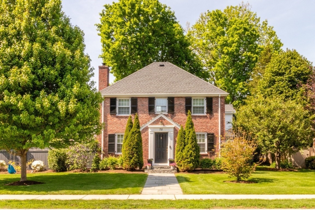 75 W Central St, Natick, Massachusetts, 3 Bedrooms Bedrooms, 7 Rooms Rooms,2.5 BathroomsBathrooms,Residential,For Sale,W Central St,73525280