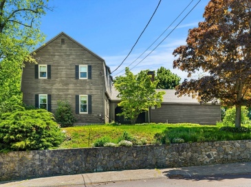 17 Kernwood Hts, Beverly, Massachusetts, 4 Bedrooms Bedrooms, 9 Rooms Rooms,2.5 BathroomsBathrooms,Residential,For Sale,Kernwood Hts,73525736 17 Kernwood Hts, Beverly, Massachusetts, 4 Bedrooms Bedrooms, 9 Rooms Rooms,2.5 BathroomsBathrooms,Residential,For Sale,Kernwood Hts,73525736
