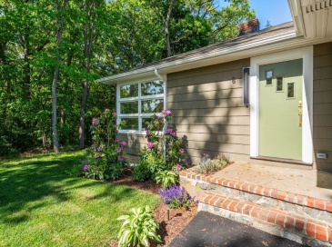 8 Everett St, Wakefield, Massachusetts, 3 Bedrooms Bedrooms, 9 Rooms Rooms,2 BathroomsBathrooms,Residential,For Sale,Everett St,73525498 8 Everett St, Wakefield, Massachusetts, 3 Bedrooms Bedrooms, 9 Rooms Rooms,2 BathroomsBathrooms,Residential,For Sale,Everett St,73525498