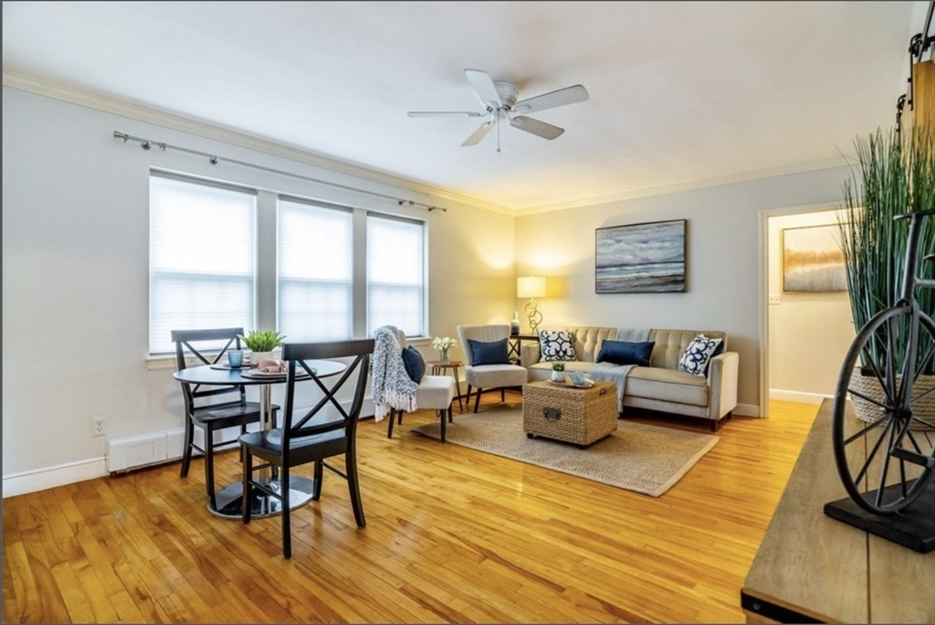 82 Boylston St., Newton, Massachusetts, 2 Bedrooms Bedrooms, 4 Rooms Rooms,1 BathroomBathrooms,Residential Lease,For Rent,Boylston St.,73525856