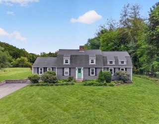 57 Center St, Groveland, Massachusetts, 4 Bedrooms Bedrooms, 9 Rooms Rooms,3.5 BathroomsBathrooms,Residential,For Sale,Center St,73525854
