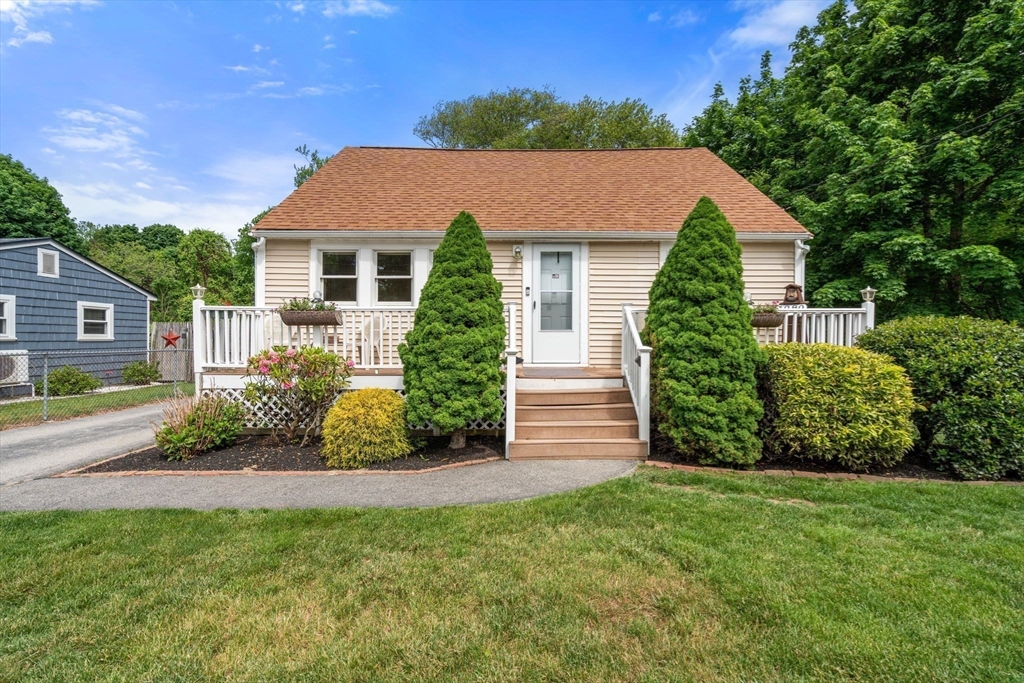 1080 Ocean St, Marshfield, Massachusetts, 4 Bedrooms Bedrooms, 7 Rooms Rooms,2 BathroomsBathrooms,Residential,For Sale,Ocean St,73525893