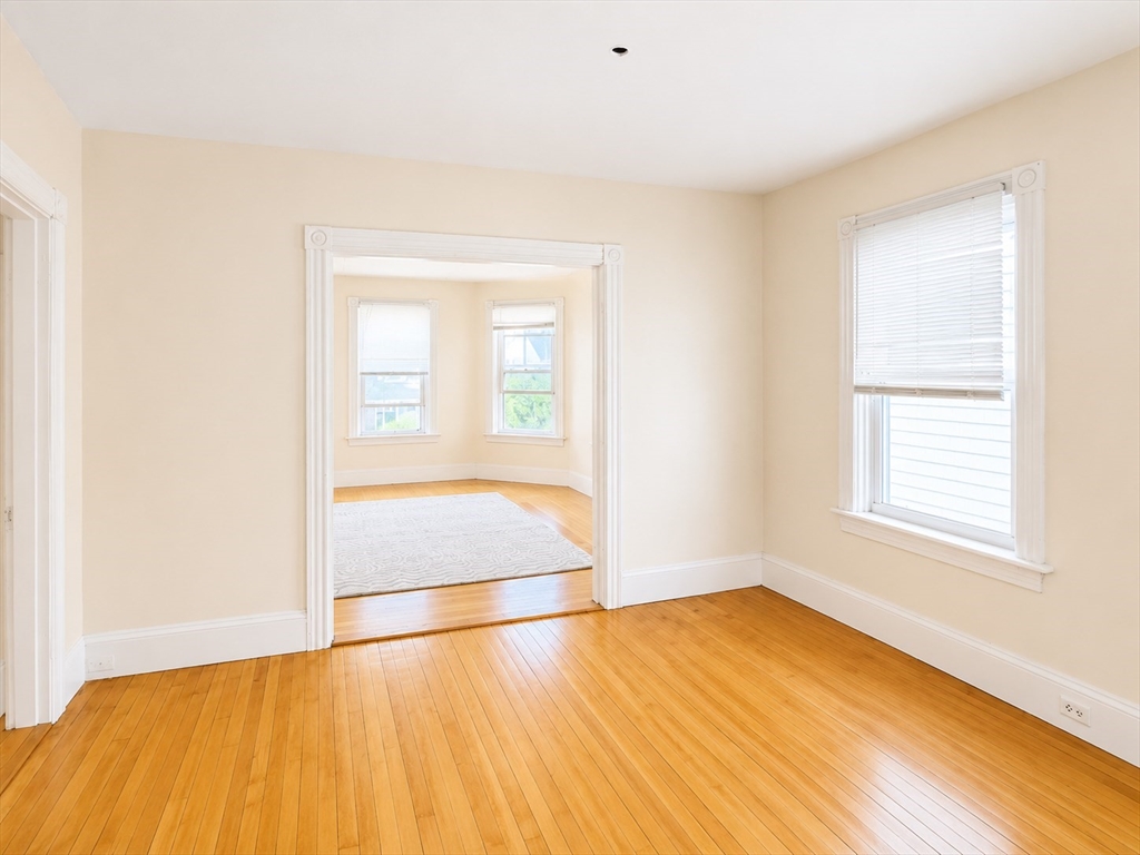 21 4th St, Attleboro, Massachusetts, 2 Bedrooms Bedrooms, 4 Rooms Rooms,1 BathroomBathrooms,Residential Lease,For Rent,4th St,73525730