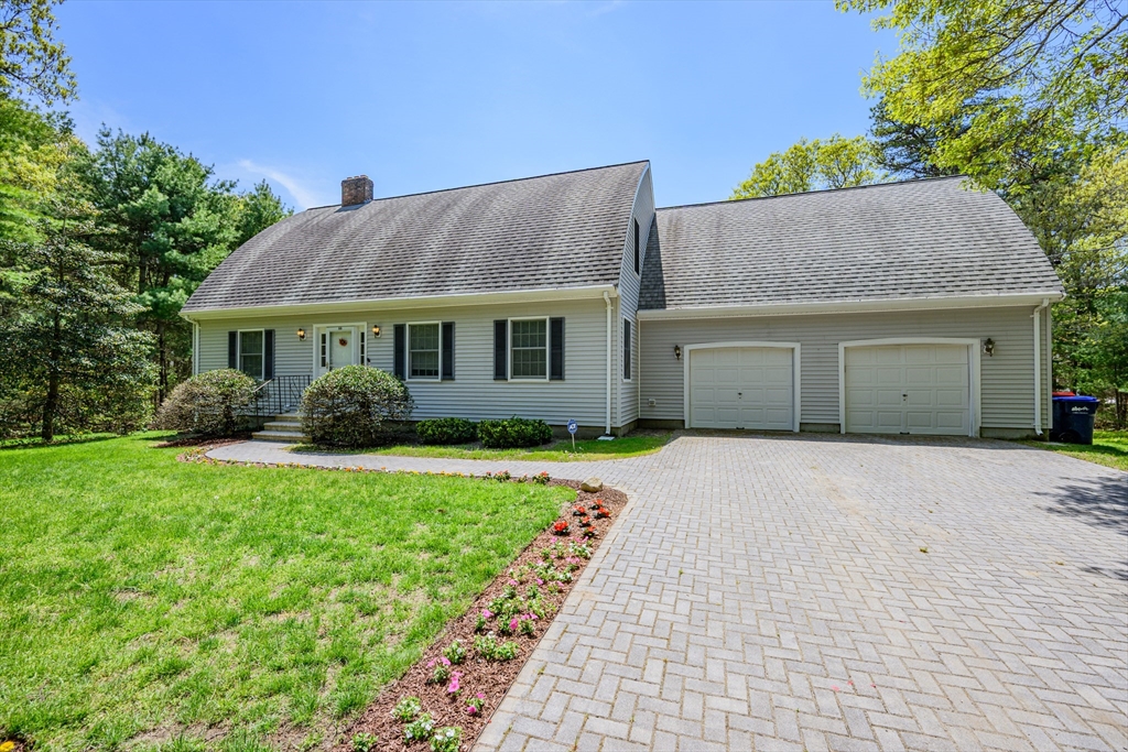 66 Squaws Path, Wareham, Massachusetts, 4 Bedrooms Bedrooms, 7 Rooms Rooms,3 BathroomsBathrooms,Residential,For Sale,Squaws Path,73525993