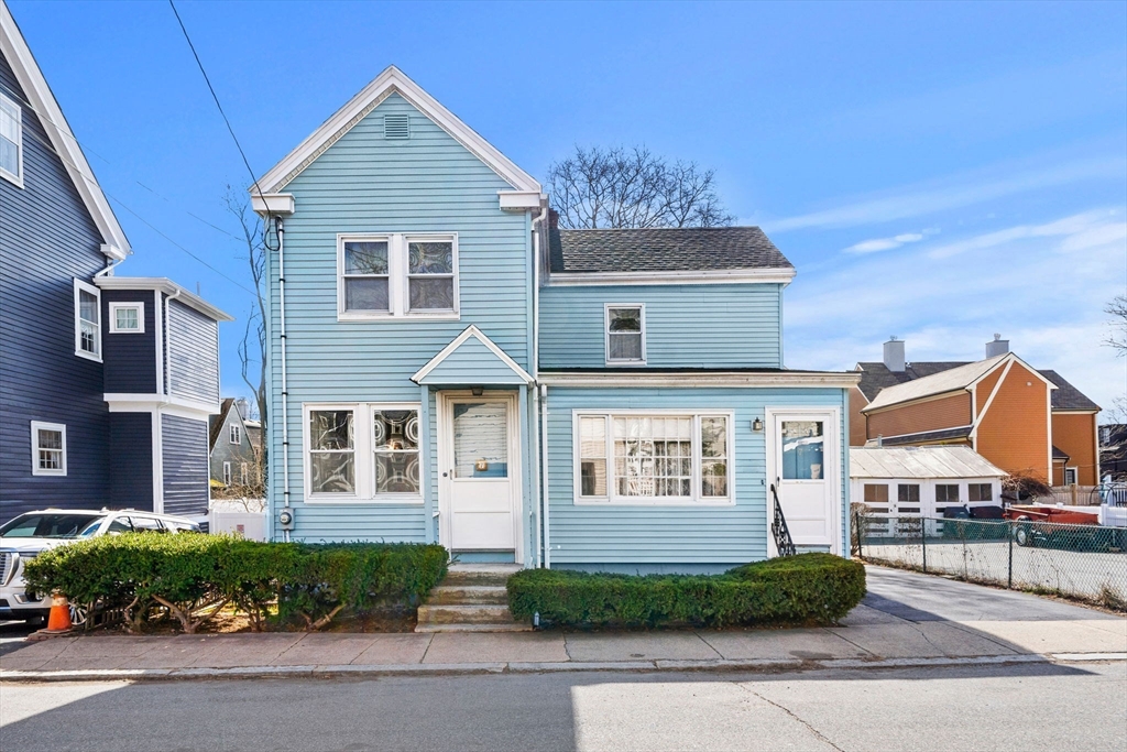 7 Oliver Street, Salem, Massachusetts, 3 Bedrooms Bedrooms, 6 Rooms Rooms,1.5 BathroomsBathrooms,Residential,For Sale,Oliver Street,73498421