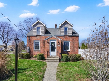 101 Ray St, Ludlow, Massachusetts, 3 Bedrooms Bedrooms, 6 Rooms Rooms,1 BathroomBathrooms,Residential,For Sale,Ray St,73500366 101 Ray St, Ludlow, Massachusetts, 3 Bedrooms Bedrooms, 6 Rooms Rooms,1 BathroomBathrooms,Residential,For Sale,Ray St,73500366