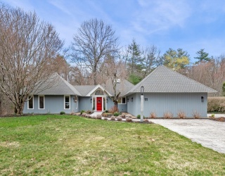 11 Brentwood Way, Ipswich, Massachusetts, 4 Bedrooms Bedrooms, 10 Rooms Rooms,3.5 BathroomsBathrooms,Residential,For Sale,Brentwood Way,73497559