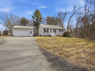 106 Old East Grove, Middleboro, Massachusetts, 2 Bedrooms Bedrooms, 5 Rooms Rooms,1 BathroomBathrooms,Residential,For Sale,Old East Grove,73493306