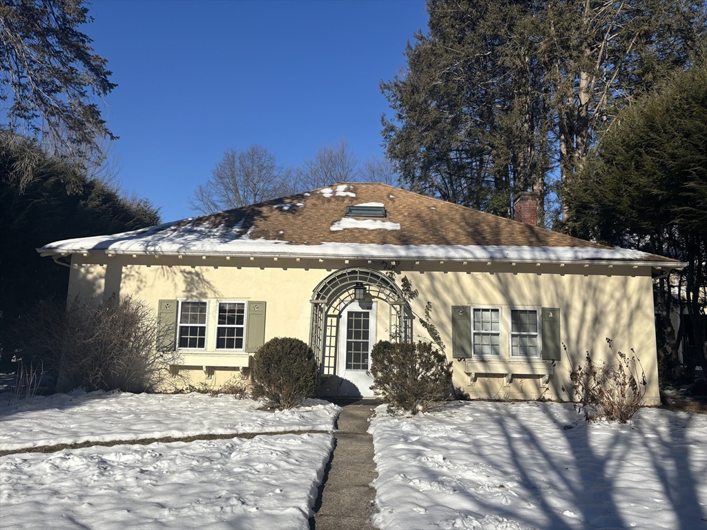 61 Harrison Ave, Northampton, Massachusetts, 2 Bedrooms Bedrooms, 5 Rooms Rooms,2.5 BathroomsBathrooms,Residential,For Sale,Harrison Ave,73461875
