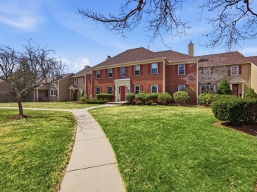 167 Village Post Rd, Danvers, Massachusetts, 2 Bedrooms Bedrooms, 6 Rooms Rooms,1.5 BathroomsBathrooms,Residential,For Sale,Village Post Rd,73494119