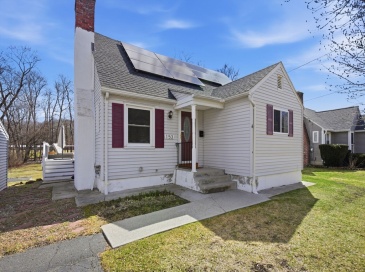 153 Elm St, East Longmeadow, Massachusetts, 3 Bedrooms Bedrooms, 6 Rooms Rooms,2 BathroomsBathrooms,Residential,For Sale,Elm St,73492498