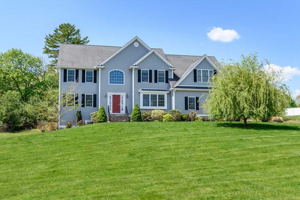 6 Beech Street, Millis, Massachusetts, 4 Bedrooms Bedrooms, 9 Rooms Rooms,2.5 BathroomsBathrooms,Residential,For Sale,Beech Street,73478363