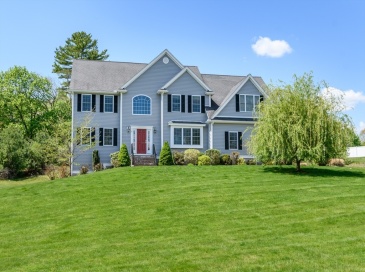6 Beech Street, Millis, Massachusetts, 4 Bedrooms Bedrooms, 9 Rooms Rooms,2.5 BathroomsBathrooms,Residential,For Sale,Beech Street,73478363