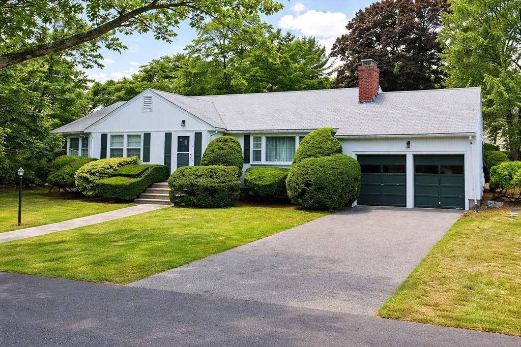 69 Karen Road, Newton, Massachusetts, 3 Bedrooms Bedrooms, 7 Rooms Rooms,2.5 BathroomsBathrooms,Residential,For Sale,Karen Road,73498116