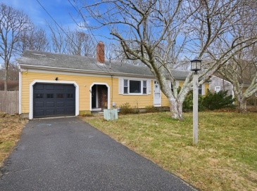 66 Arrowhead Dr, Barnstable, Massachusetts, 3 Bedrooms Bedrooms, 6 Rooms Rooms,1.5 BathroomsBathrooms,Residential,For Sale,Arrowhead Dr,73495040