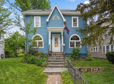 39 Malcolm Road, Boston, Massachusetts, 3 Bedrooms Bedrooms, 9 Rooms Rooms,3 BathroomsBathrooms,Residential,For Sale,Malcolm Road,73491208