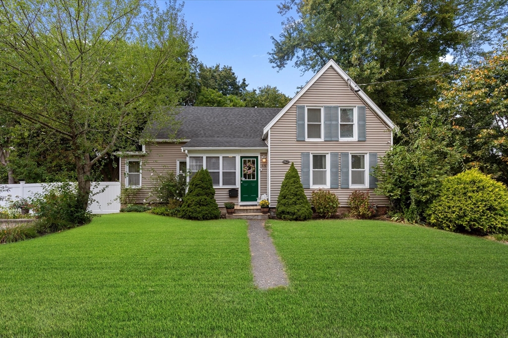 45 West St, Middleboro, Massachusetts, 4 Bedrooms Bedrooms, 8 Rooms Rooms,3 BathroomsBathrooms,Residential,For Sale,West St,73485959
