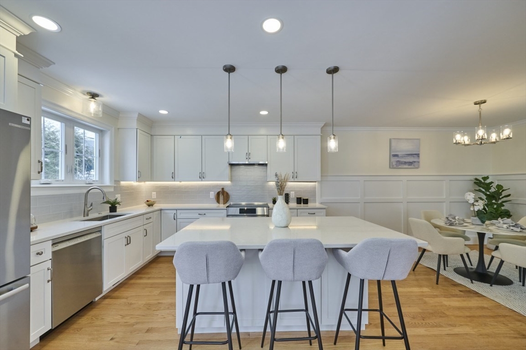27 Mott Street, Arlington, Massachusetts, 3 Bedrooms Bedrooms, 6 Rooms Rooms,2.5 BathroomsBathrooms,Residential,For Sale,Mott Street,73485543