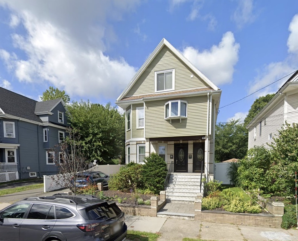 52 Sheridan Ave, Medford, Massachusetts, 4 Bedrooms Bedrooms, 9 Rooms Rooms,2 BathroomsBathrooms,Residential Lease,For Rent,Sheridan Ave,73490381