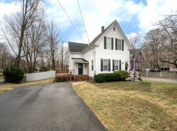207 Vernon St, Rockland, Massachusetts, 2 Bedrooms Bedrooms, 6 Rooms Rooms,2 BathroomsBathrooms,Residential,For Sale,Vernon St,73489967