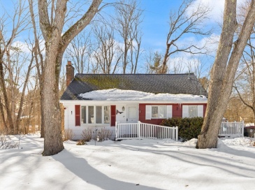 42 Brown Street, Brockton, Massachusetts, 3 Bedrooms Bedrooms, 6 Rooms Rooms,2 BathroomsBathrooms,Residential,For Sale,Brown Street,73481745