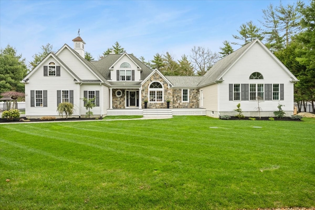 35 Nestlenook Dr, Middleboro, Massachusetts, 5 Bedrooms Bedrooms, 14 Rooms Rooms,3.5 BathroomsBathrooms,Residential,For Sale,Nestlenook Dr,73505225