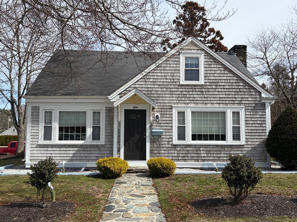 868 Ashley Blvd, New Bedford, Massachusetts, 2 Bedrooms Bedrooms, 5 Rooms Rooms,1.5 BathroomsBathrooms,Residential,For Sale,Ashley Blvd,73472141