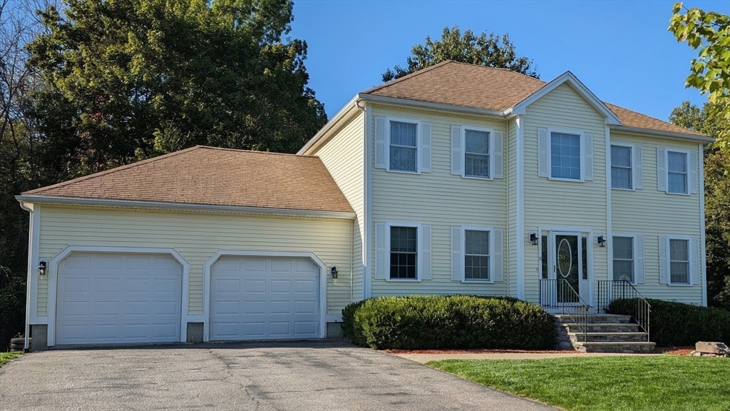 76 Karen's Way, Raynham, Massachusetts, 3 Bedrooms Bedrooms, 6 Rooms Rooms,2.5 BathroomsBathrooms,Residential,For Sale,Karen's Way,73487919