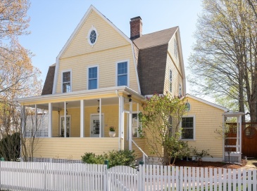 35 Falmouth Street, Belmont, Massachusetts, 4 Bedrooms Bedrooms, 11 Rooms Rooms,2.5 BathroomsBathrooms,Residential,For Sale,Falmouth Street,73510604