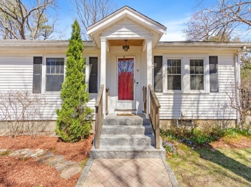 40 Medway St, Norfolk, Massachusetts, 3 Bedrooms Bedrooms, 7 Rooms Rooms,1 BathroomBathrooms,Residential,For Sale,Medway St,73499185
