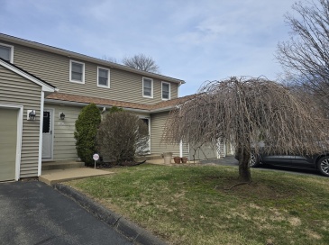 59 Brookside Village, Enfield, Connecticut, 2 Bedrooms Bedrooms, 5 Rooms Rooms,2.5 BathroomsBathrooms,Residential,For Sale,Brookside Village,73498394