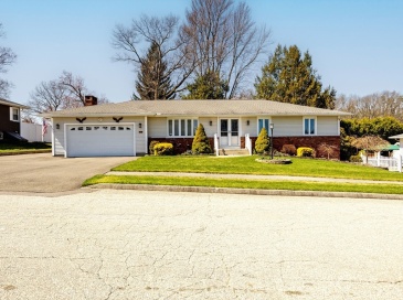 256 Tolpa Circle, Chicopee, Massachusetts, 3 Bedrooms Bedrooms, 10 Rooms Rooms,3.5 BathroomsBathrooms,Residential,For Sale,Tolpa Circle,73499520