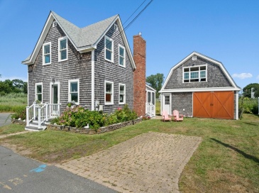 98 Cherry Street, Marshfield, Massachusetts, 2 Bedrooms Bedrooms, 4 Rooms Rooms,1 BathroomBathrooms,Residential,For Sale,Cherry Street,73488611