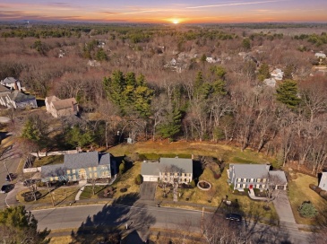 37 Fairchild Dr, Reading, Massachusetts, 4 Bedrooms Bedrooms, 9 Rooms Rooms,3.5 BathroomsBathrooms,Residential,For Sale,Fairchild Dr,73491758
