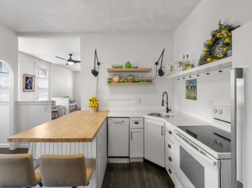 16 Leavitt Street, Salem, Massachusetts, 3 Bedrooms Bedrooms, 5 Rooms Rooms,1 BathroomBathrooms,Residential,For Sale,Leavitt Street,73526015