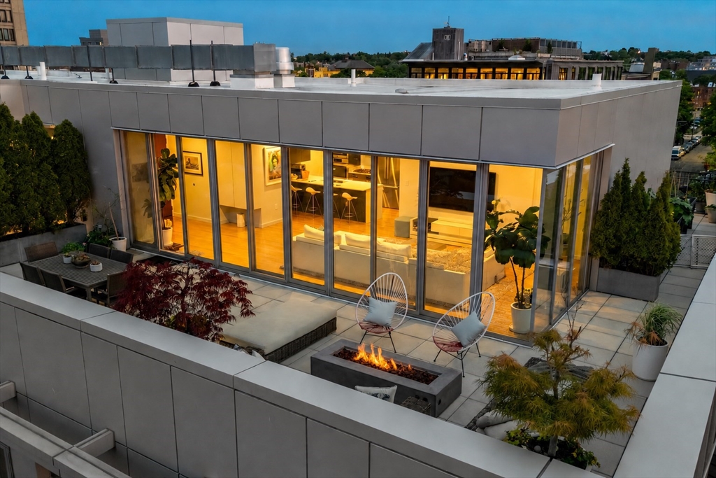 691 Massachusetts Avenue, Boston, Massachusetts, 2 Bedrooms Bedrooms, 6 Rooms Rooms,2 BathroomsBathrooms,Residential,For Sale,Massachusetts Avenue,73526010